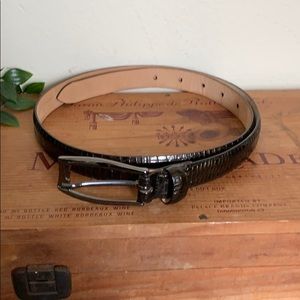 SAKS FIFTH AVENUE made Italy leather belt medium